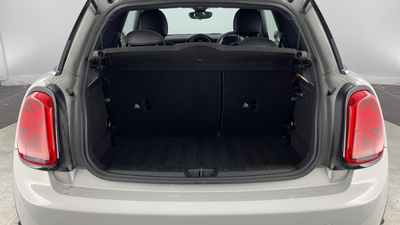 MINI Hatchback 135kW Cooper S Level 3 33kWh 3dr Auto Electric Hatchback